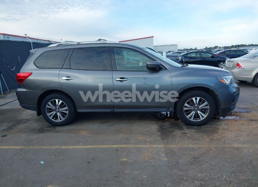 Photo 13 of 2017 Nissan Pathfinder SV (VIN 5N1DR2MN7HC660048)