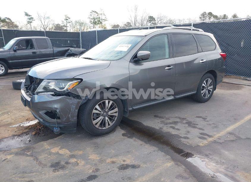 Photo 2 of 2017 Nissan Pathfinder SV (VIN 5N1DR2MN7HC660048)