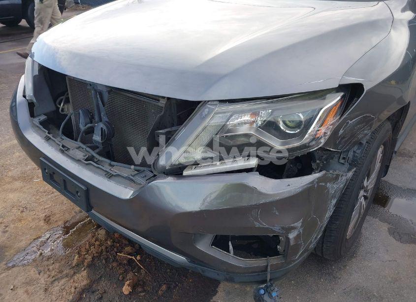 Photo 6 of 2017 Nissan Pathfinder SV (VIN 5N1DR2MN7HC660048)