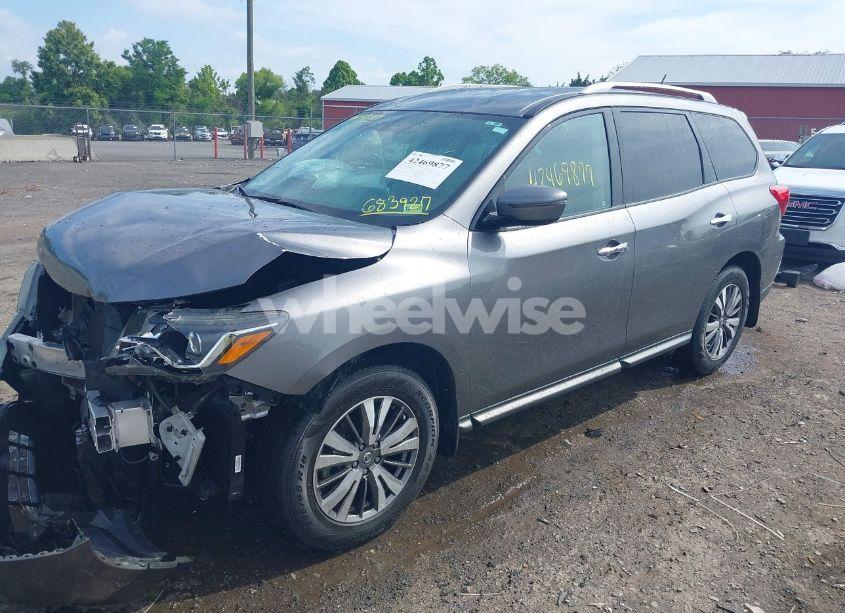 Photo 2 of 2017 Nissan Pathfinder S (VIN 5N1DR2MN7HC683927)