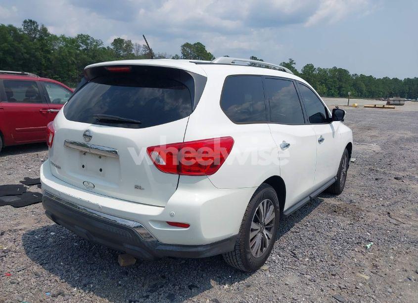 Photo 4 of 2018 Nissan Pathfinder SL (VIN 5N1DR2MN7JC634815)