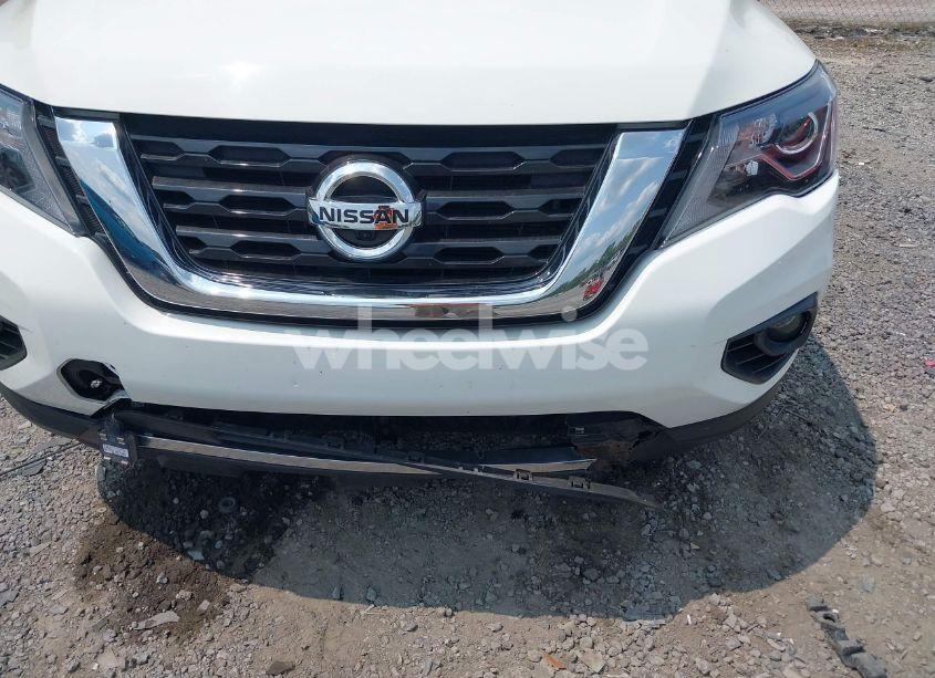 Photo 6 of 2018 Nissan Pathfinder SL (VIN 5N1DR2MN7JC634815)