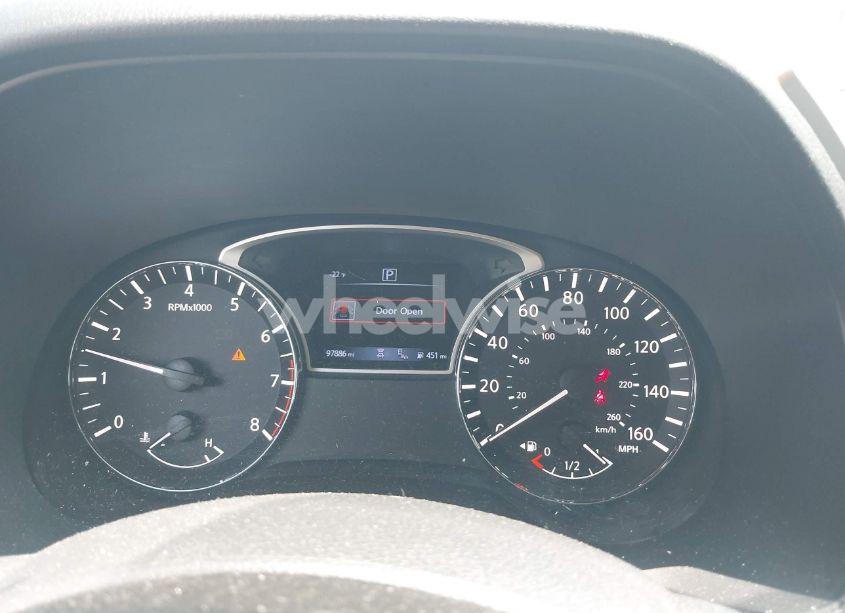 Photo 7 of 2018 Nissan Pathfinder SL (VIN 5N1DR2MN7JC634815)