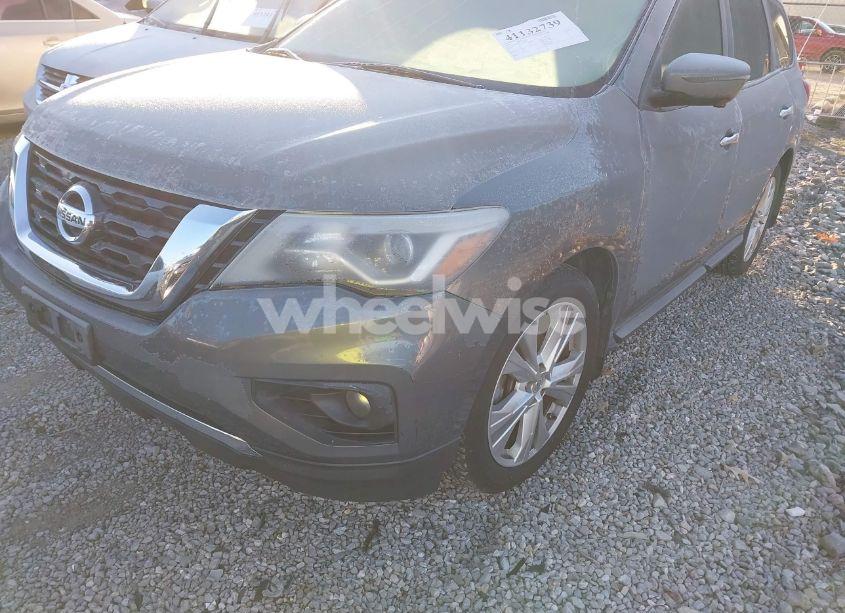 Photo 2 of 2018 Nissan Pathfinder SL (VIN 5N1DR2MN7JC658029)