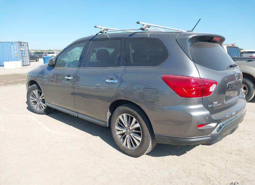 Photo 3 of 2018 Nissan Pathfinder SV (VIN 5N1DR2MN7JC659326)