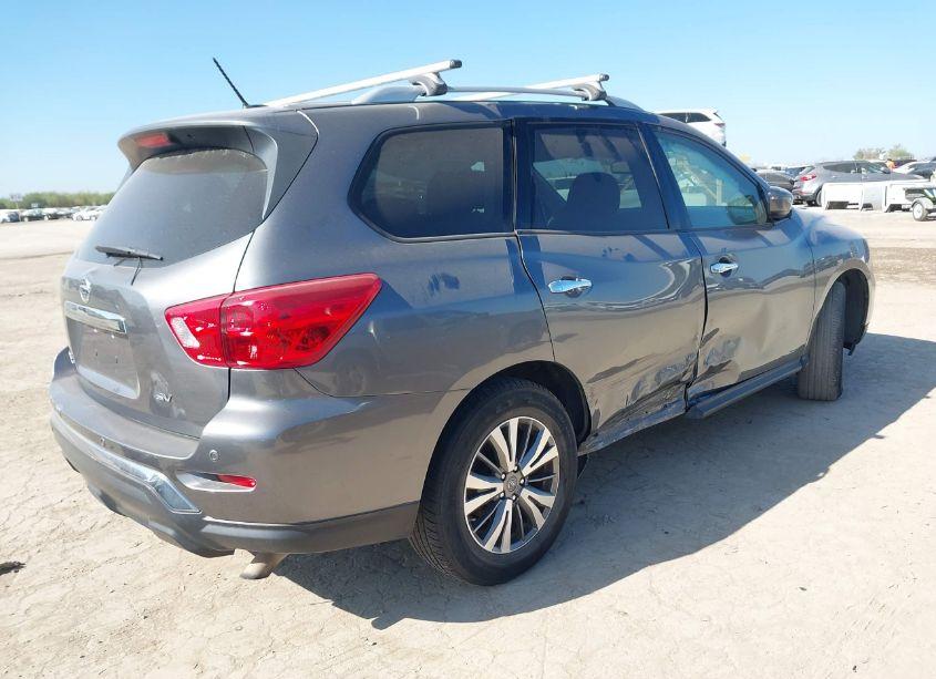 Photo 4 of 2018 Nissan Pathfinder SV (VIN 5N1DR2MN7JC659326)