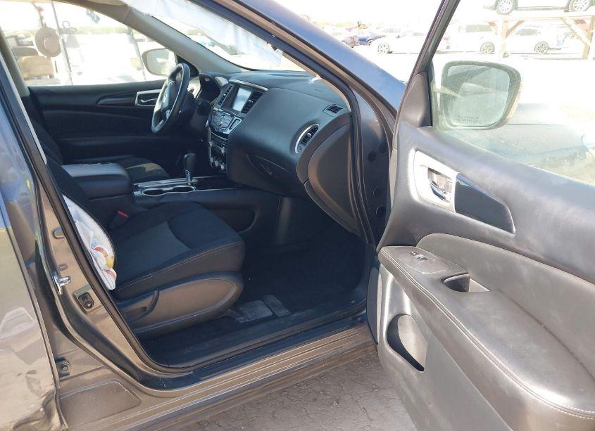 Photo 5 of 2018 Nissan Pathfinder SV (VIN 5N1DR2MN7JC659326)