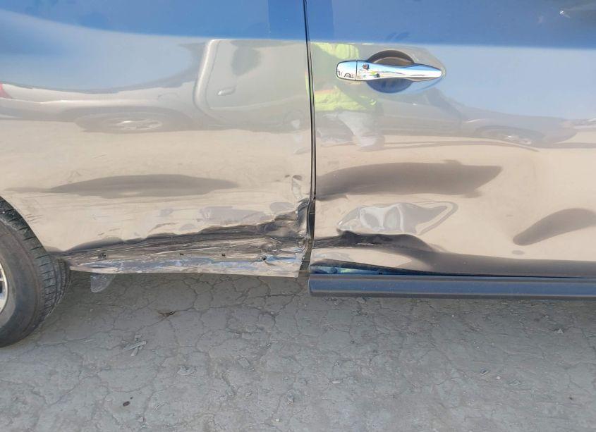 Photo 6 of 2018 Nissan Pathfinder SV (VIN 5N1DR2MN7JC659326)