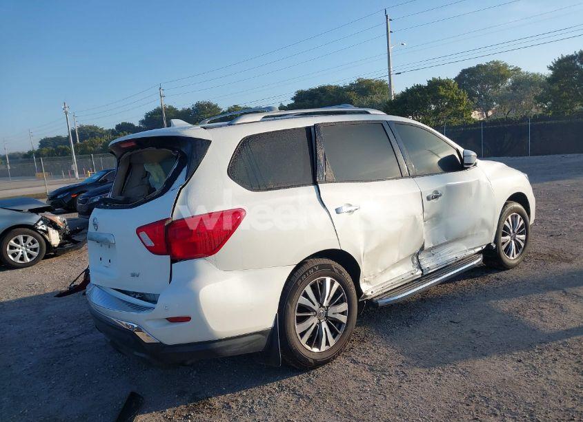 Photo 4 of 2019 Nissan Pathfinder SV (VIN 5N1DR2MN7KC582944)