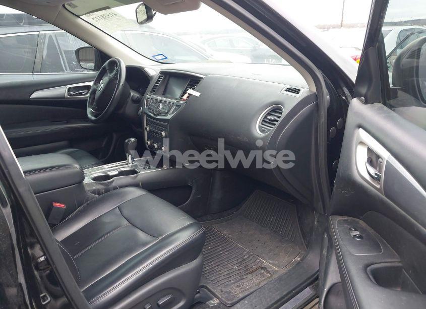 Photo 5 of 2019 Nissan Pathfinder SL (VIN 5N1DR2MN7KC615831)