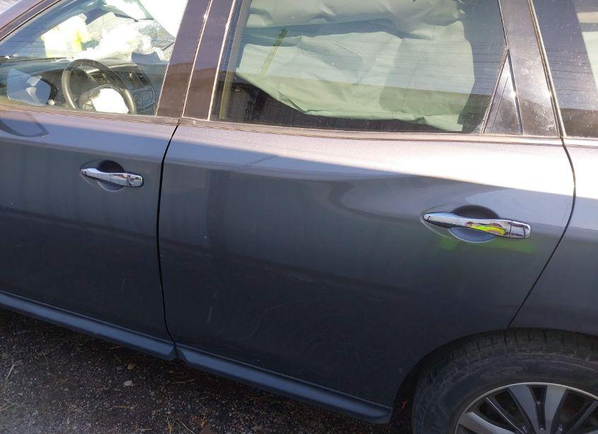 Photo 15 of 2019 Nissan Pathfinder S (VIN 5N1DR2MN7KC619779)