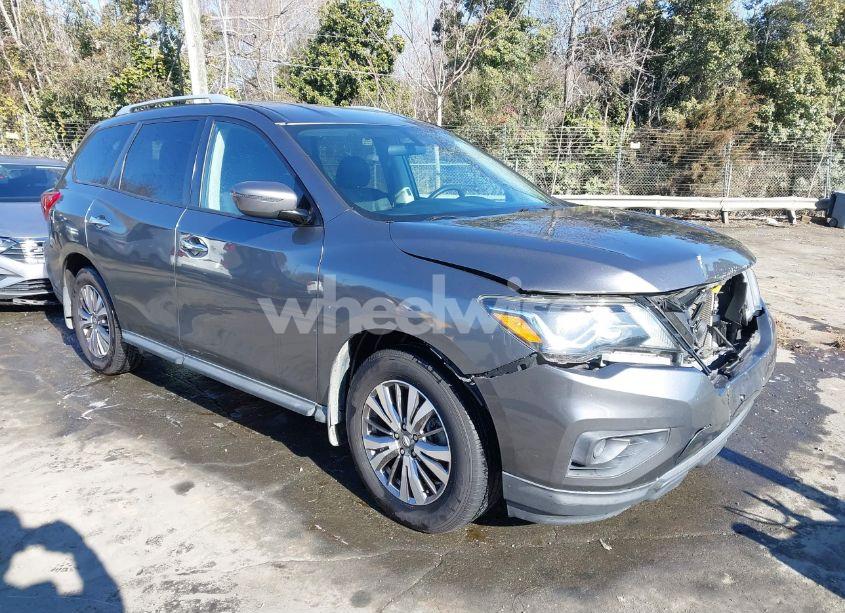 2019 Nissan Pathfinder S (VIN 5N1DR2MN7KC640020) main photo