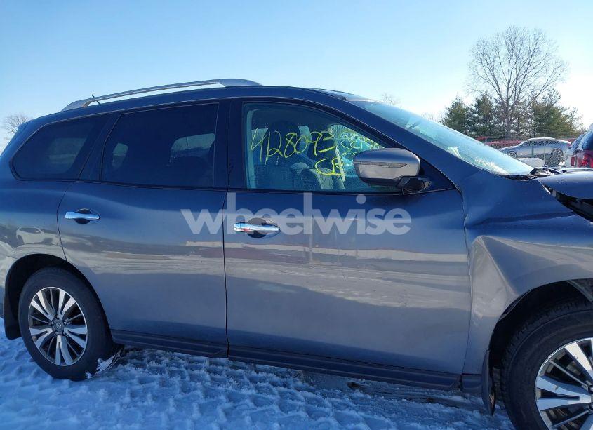 Photo 12 of 2017 Nissan Pathfinder S (VIN 5N1DR2MN8HC621260)