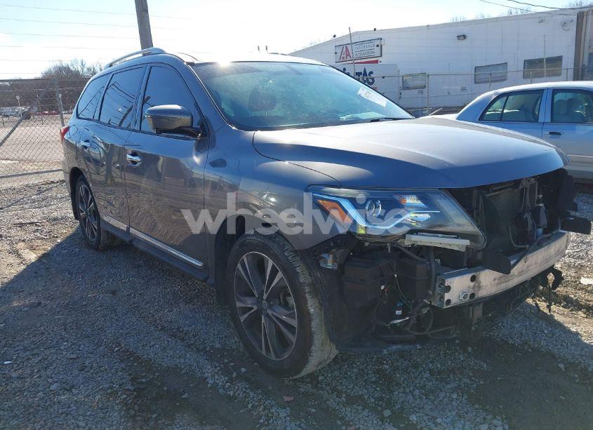 2017 Nissan Pathfinder PLATINUM (VIN 5N1DR2MN8HC629830) main photo
