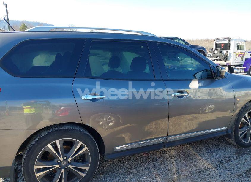 Photo 13 of 2017 Nissan Pathfinder PLATINUM (VIN 5N1DR2MN8HC629830)