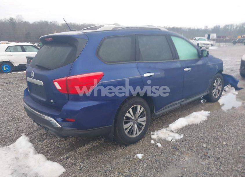 Photo 4 of 2017 Nissan Pathfinder SL (VIN 5N1DR2MN8HC634008)