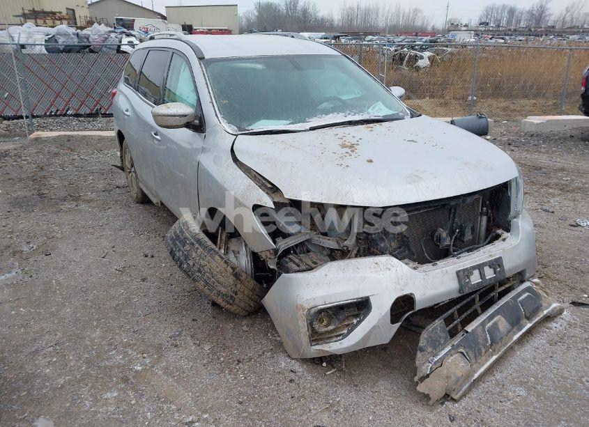 2017 Nissan Pathfinder SV (VIN 5N1DR2MN8HC639550) main photo