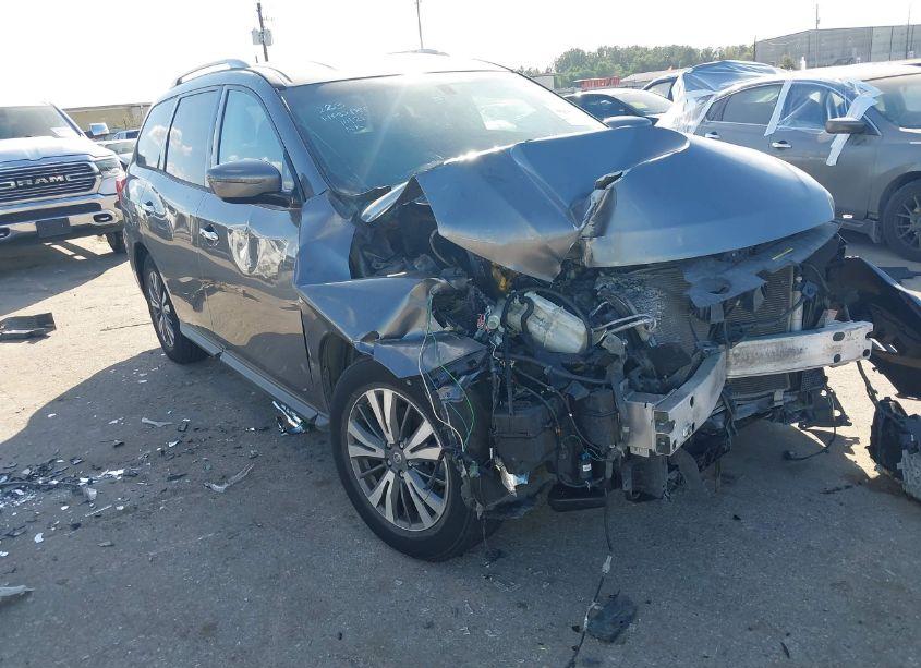 2017 Nissan Pathfinder SV (VIN 5N1DR2MN8HC656459) main photo