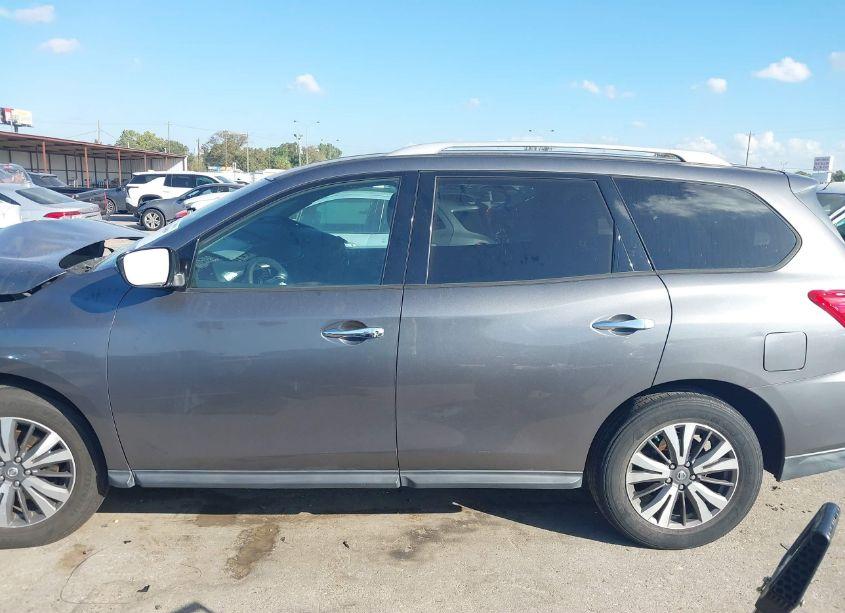 Photo 14 of 2017 Nissan Pathfinder SV (VIN 5N1DR2MN8HC656459)