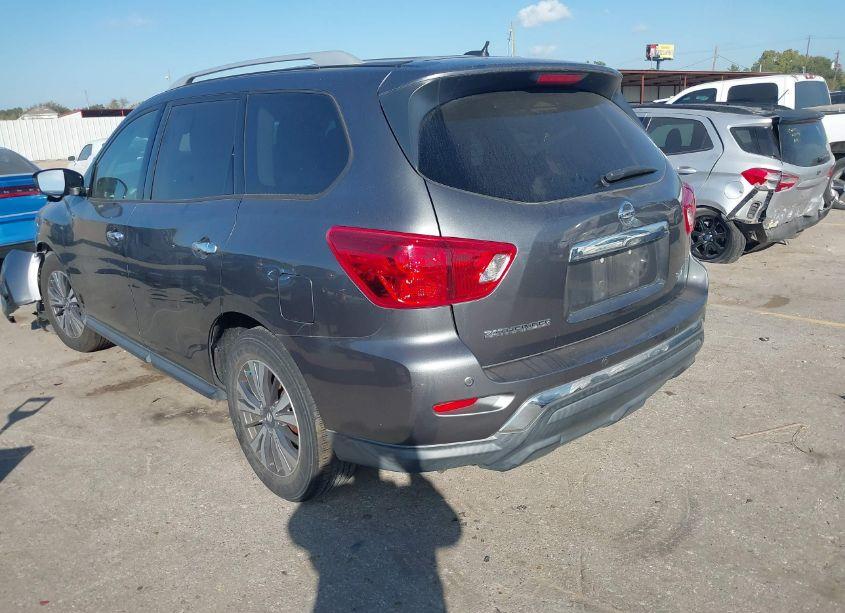 Photo 3 of 2017 Nissan Pathfinder SV (VIN 5N1DR2MN8HC656459)