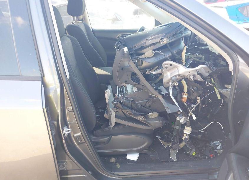 Photo 5 of 2017 Nissan Pathfinder SV (VIN 5N1DR2MN8HC656459)