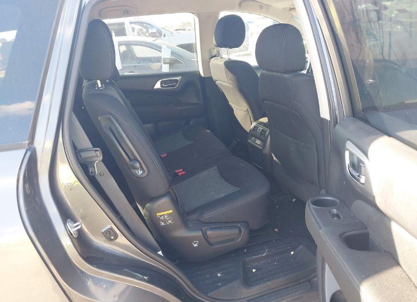 Photo 8 of 2017 Nissan Pathfinder SV (VIN 5N1DR2MN8HC656459)