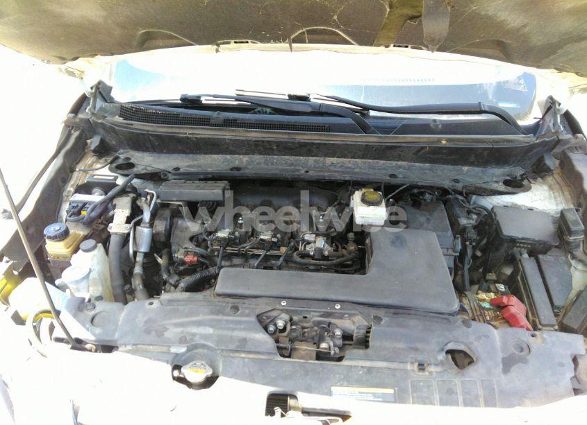 Photo 10 of 2017 Nissan Pathfinder SV (VIN 5N1DR2MN8HC665291)