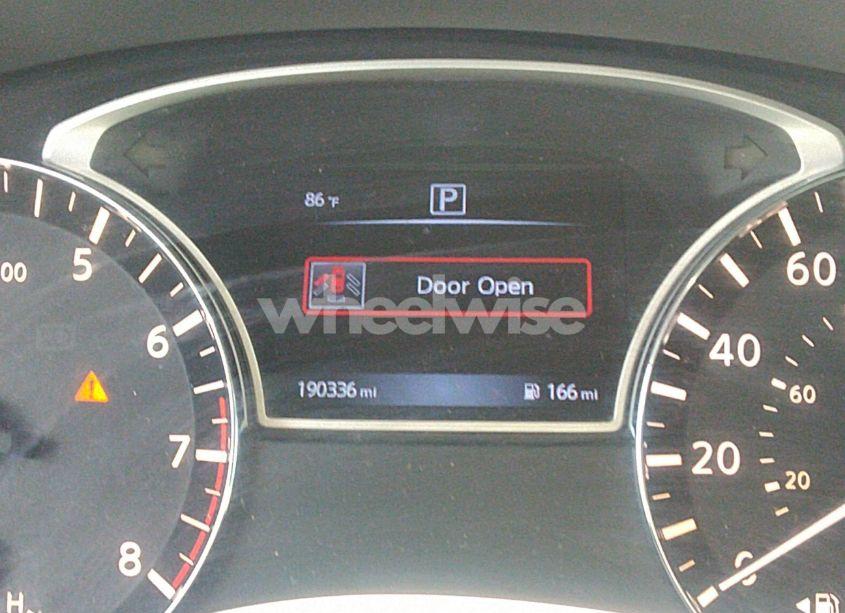 Photo 15 of 2017 Nissan Pathfinder SV (VIN 5N1DR2MN8HC665291)