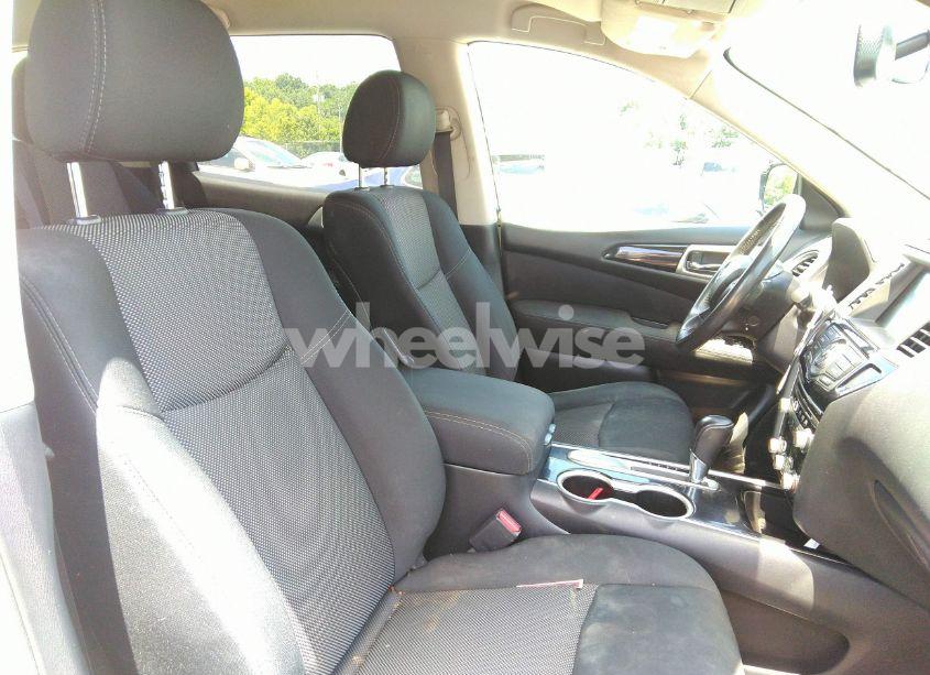 Photo 5 of 2017 Nissan Pathfinder SV (VIN 5N1DR2MN8HC665291)