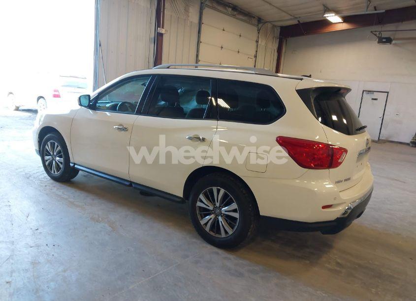 Photo 3 of 2017 Nissan Pathfinder SV (VIN 5N1DR2MN8HC666621)