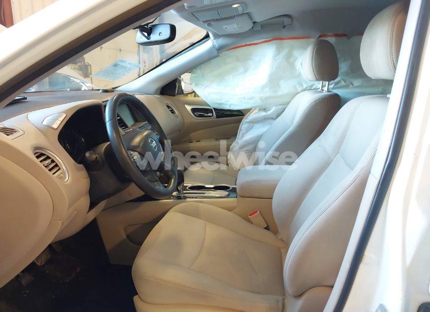 Photo 5 of 2017 Nissan Pathfinder SV (VIN 5N1DR2MN8HC666621)