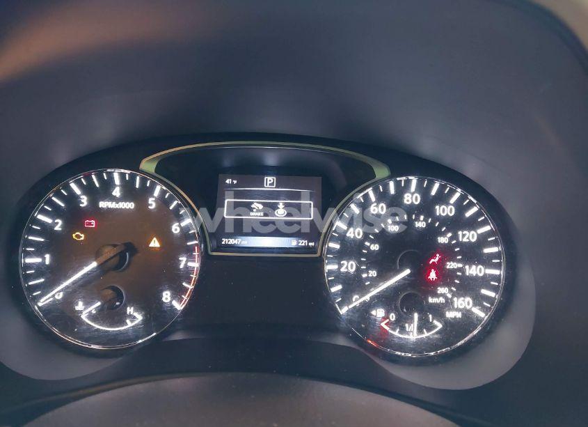 Photo 7 of 2017 Nissan Pathfinder SV (VIN 5N1DR2MN8HC666621)