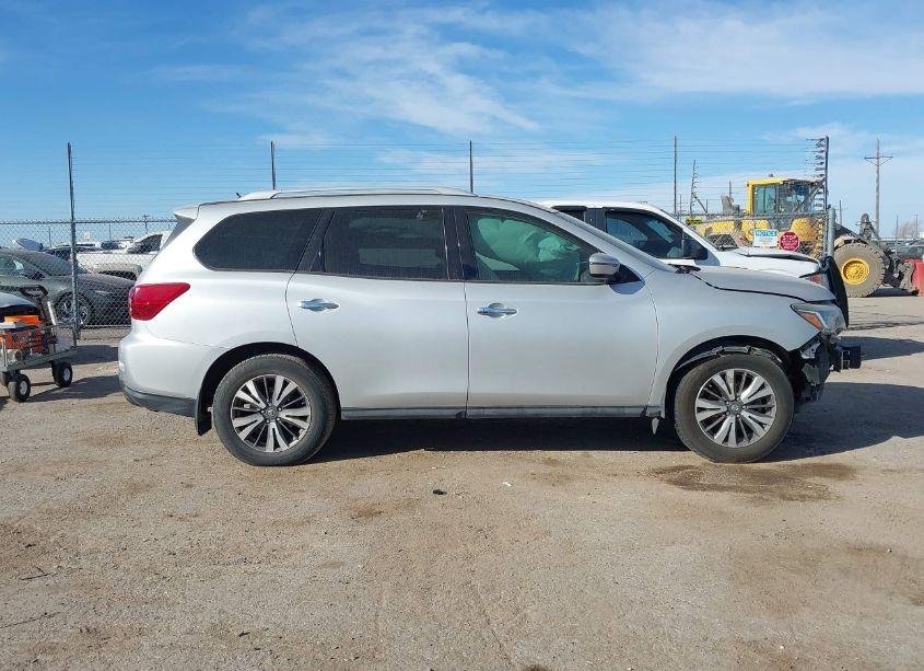 Photo 13 of 2017 Nissan Pathfinder S (VIN 5N1DR2MN8HC681488)