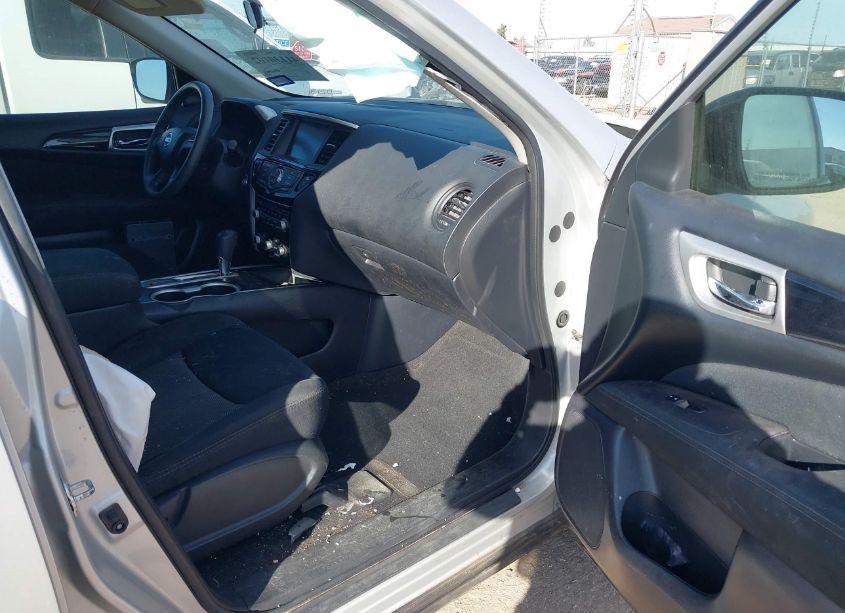 Photo 5 of 2017 Nissan Pathfinder S (VIN 5N1DR2MN8HC681488)