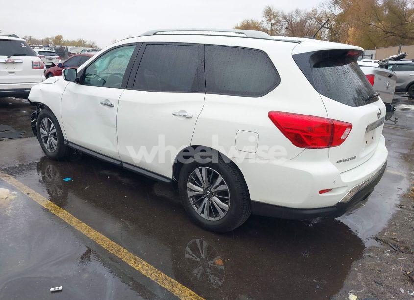 Photo 3 of 2018 Nissan Pathfinder SV (VIN 5N1DR2MN8JC637481)