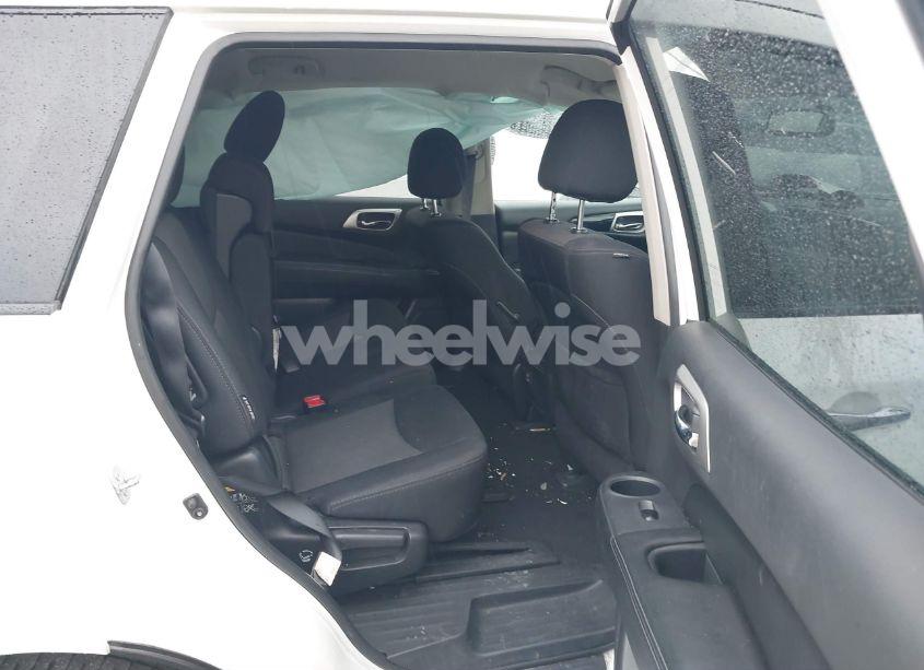 Photo 8 of 2018 Nissan Pathfinder SV (VIN 5N1DR2MN8JC637481)