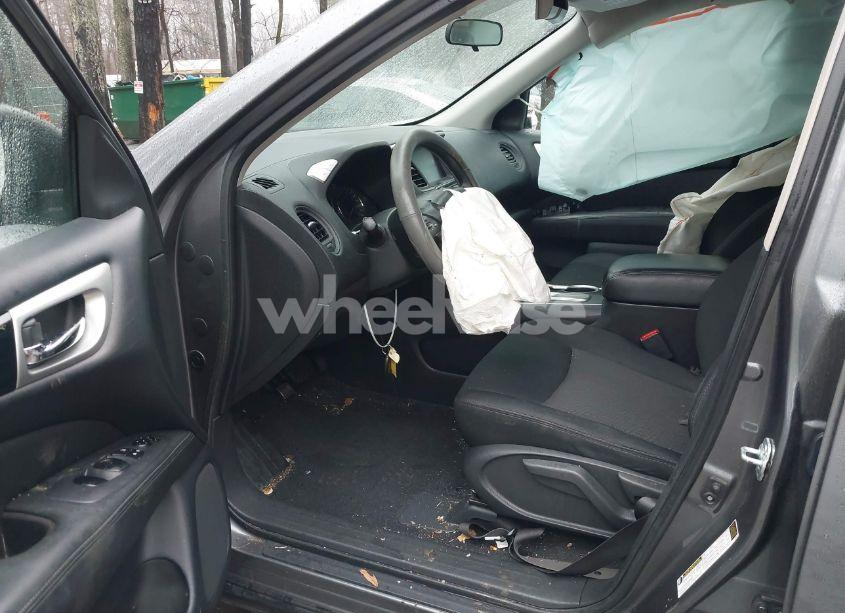 Photo 5 of 2018 Nissan Pathfinder S (VIN 5N1DR2MN8JC657097)