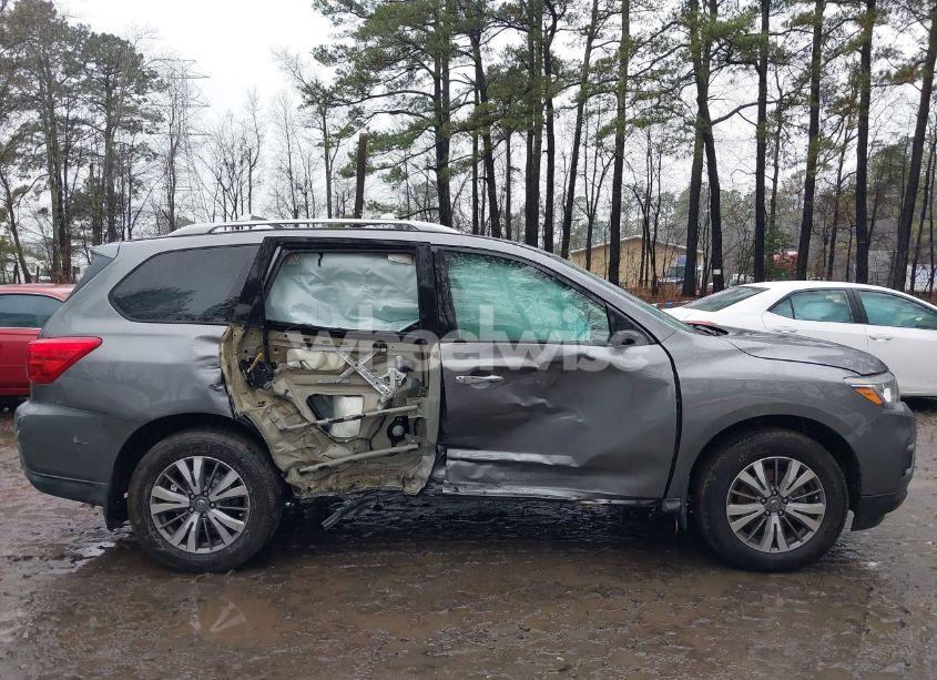 Photo 6 of 2018 Nissan Pathfinder S (VIN 5N1DR2MN8JC657097)