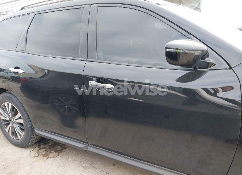 Photo 13 of 2017 Nissan Pathfinder SV (VIN 5N1DR2MN9HC627035)