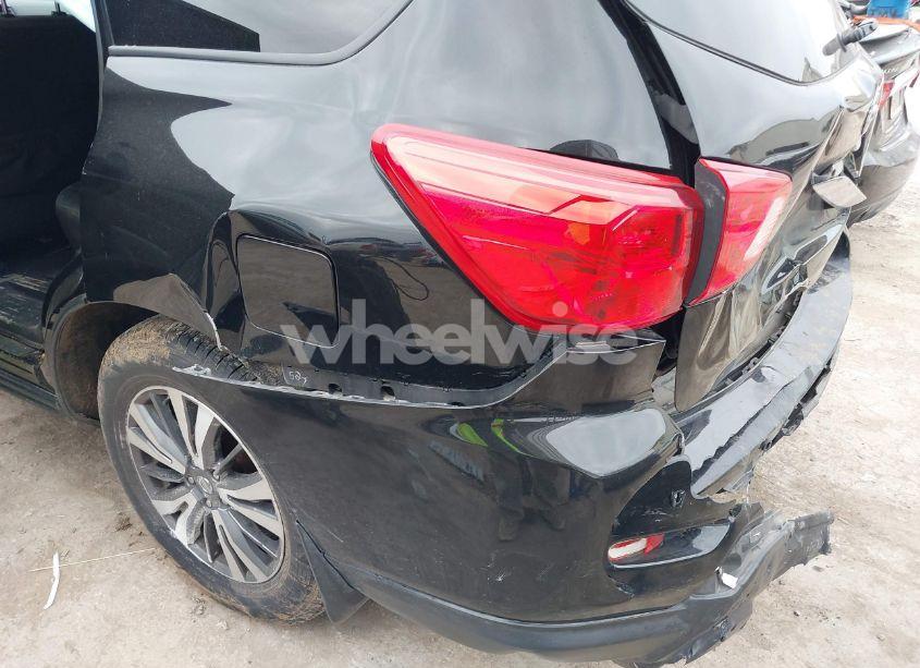 Photo 6 of 2017 Nissan Pathfinder SV (VIN 5N1DR2MN9HC627035)