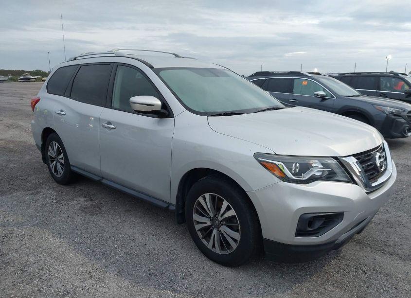 2017 Nissan Pathfinder S (VIN 5N1DR2MN9HC638021) main photo