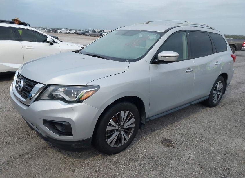 Photo 2 of 2017 Nissan Pathfinder S (VIN 5N1DR2MN9HC638021)