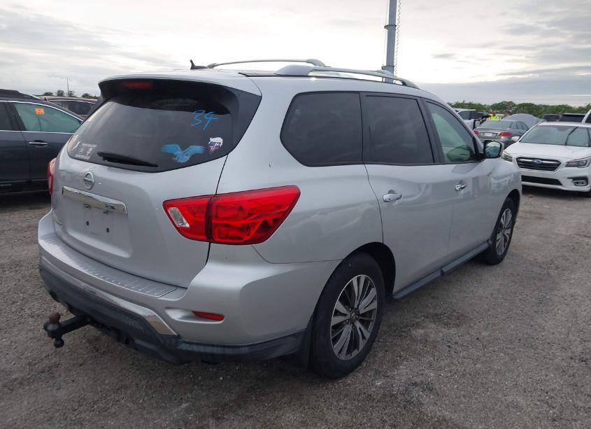 Photo 4 of 2017 Nissan Pathfinder S (VIN 5N1DR2MN9HC638021)