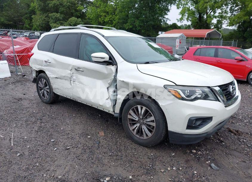 2017 Nissan Pathfinder SV (VIN 5N1DR2MN9HC646104) main photo