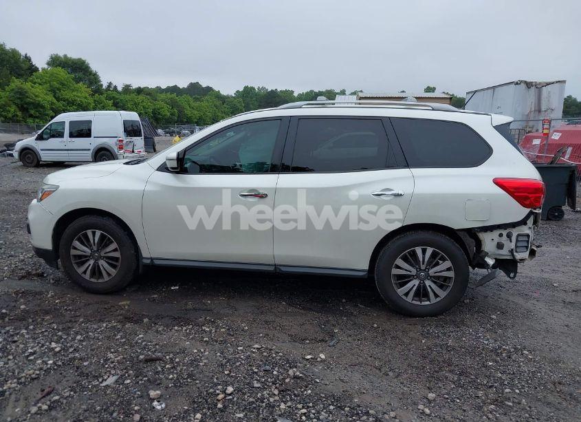 Photo 15 of 2017 Nissan Pathfinder SV (VIN 5N1DR2MN9HC646104)