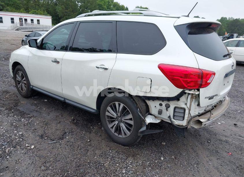 Photo 3 of 2017 Nissan Pathfinder SV (VIN 5N1DR2MN9HC646104)