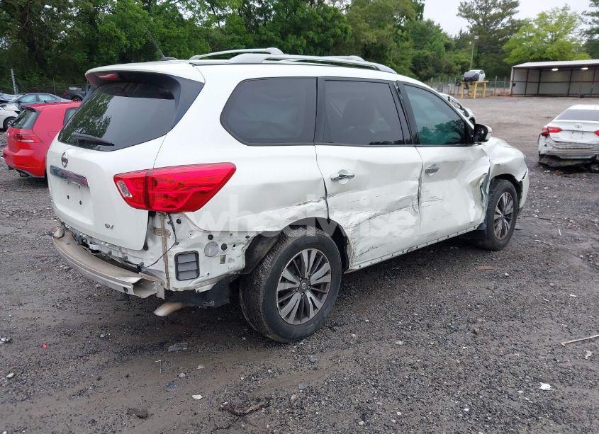 Photo 4 of 2017 Nissan Pathfinder SV (VIN 5N1DR2MN9HC646104)
