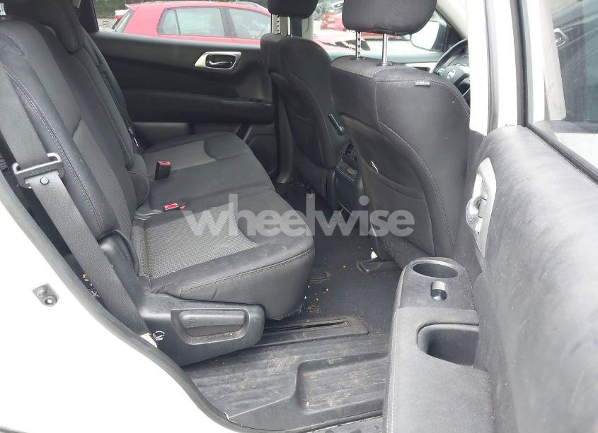 Photo 8 of 2017 Nissan Pathfinder SV (VIN 5N1DR2MN9HC646104)