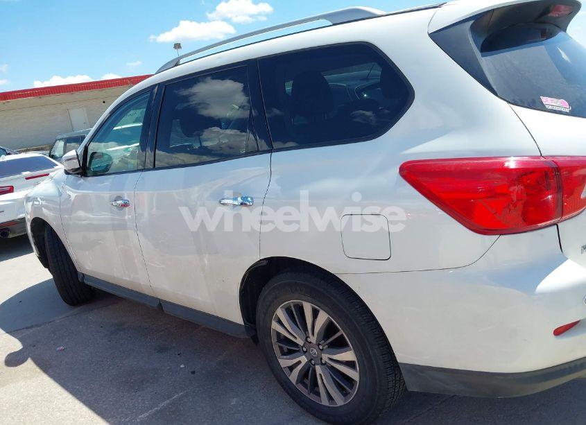 Photo 14 of 2017 Nissan Pathfinder SV (VIN 5N1DR2MN9HC661380)