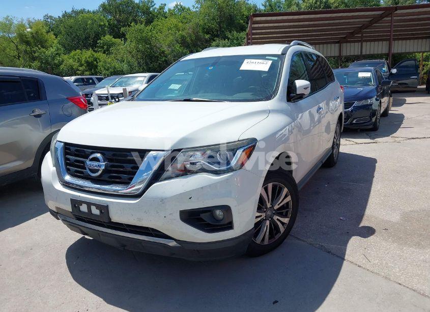 Photo 2 of 2017 Nissan Pathfinder SV (VIN 5N1DR2MN9HC661380)